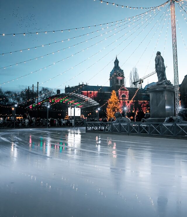 Ice skating in Stockholm city, in Kungsträdgården