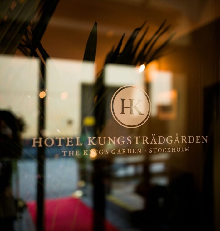 entre-hotel-kungstradgarden-stockholm entrance to reception at hotel kungstradgarden kings garden